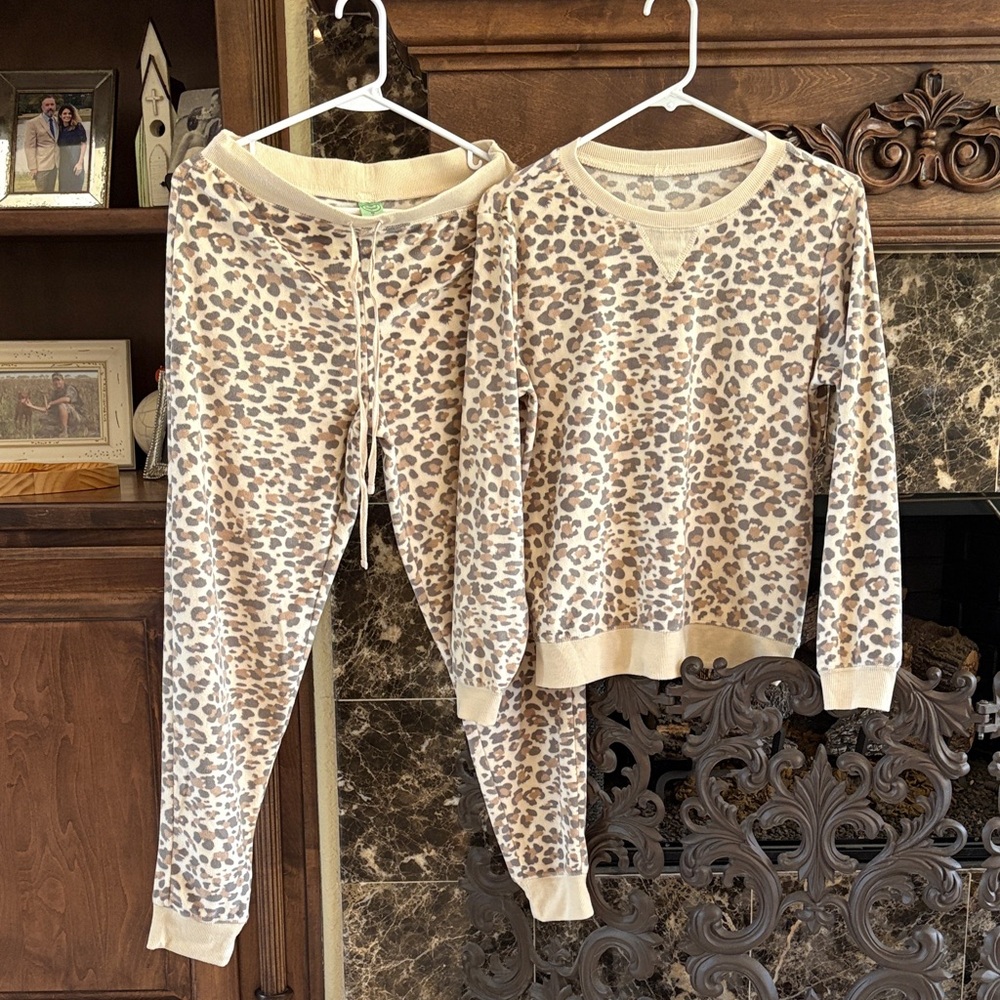 Honeydew Intimates Cream and Brown Leopard Women’s Pajama Set